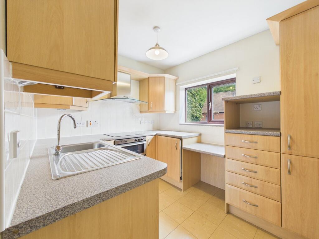 Apartment in Worcester - View 3