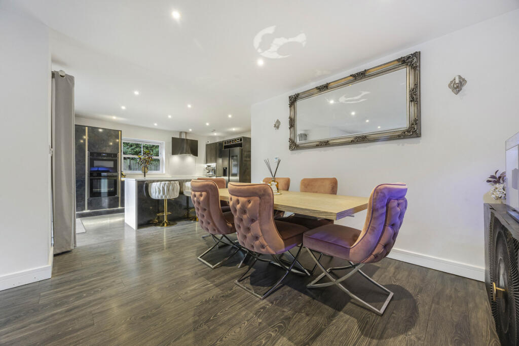 House in Three Mile Cross, Shinfield - View 5