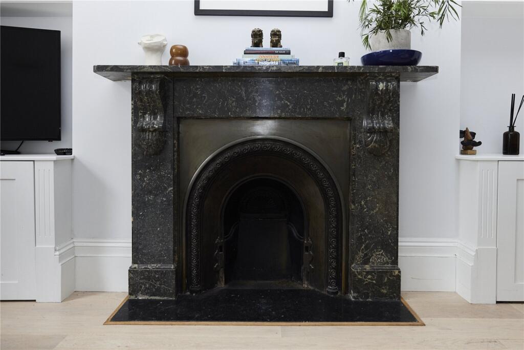Apartment in London - View 5