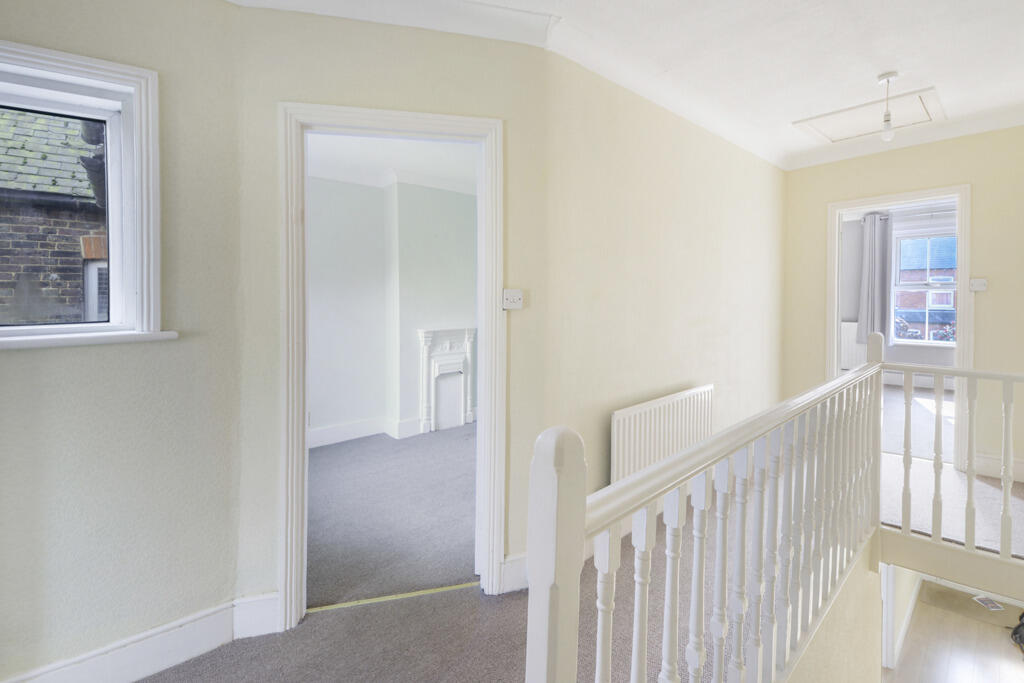 House in Tonbridge - More