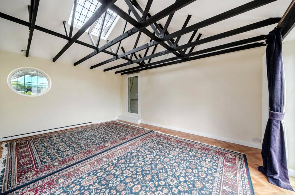 House in Exeter - View 4