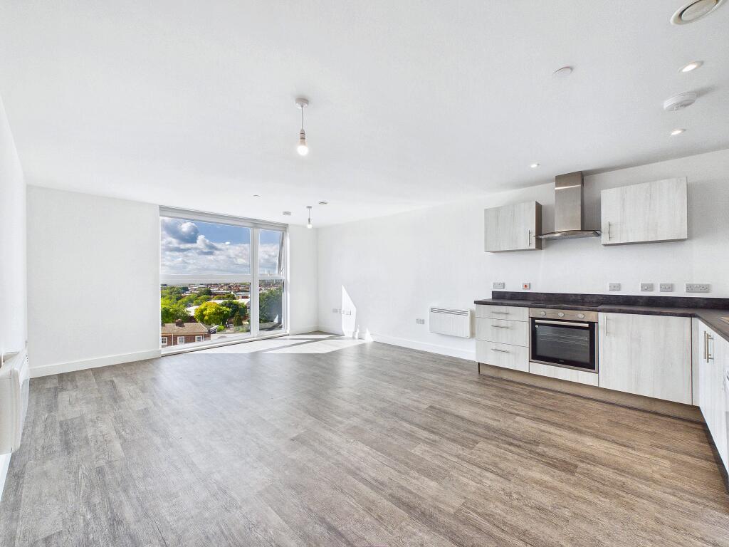 Apartment in Worcester, Worcestershire - View 2