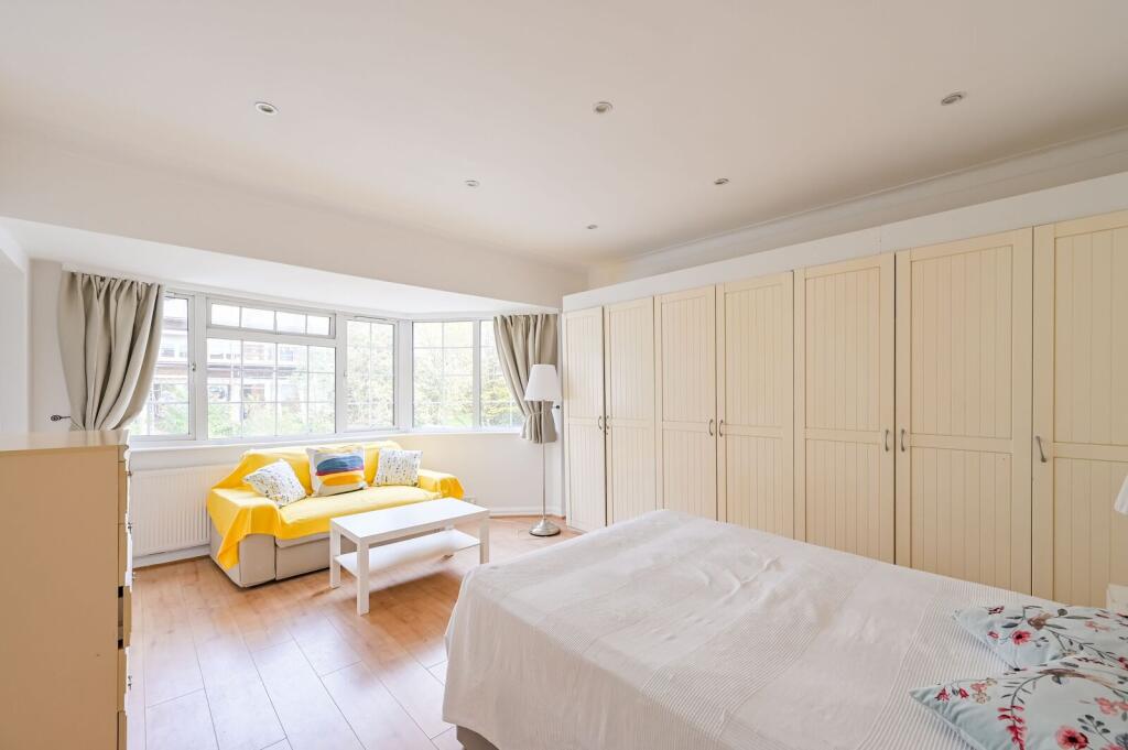 Main image of property: Clifton Gardens, Temple Fortune, London, NW11