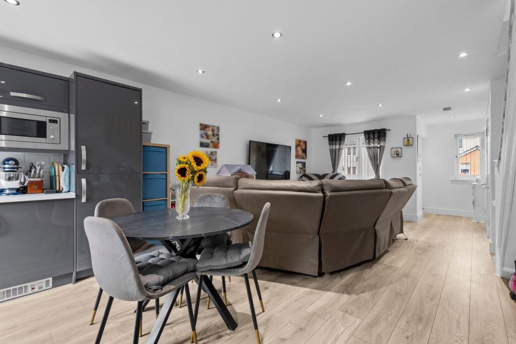 House in Kilmarnock, East Ayrshire - View 5