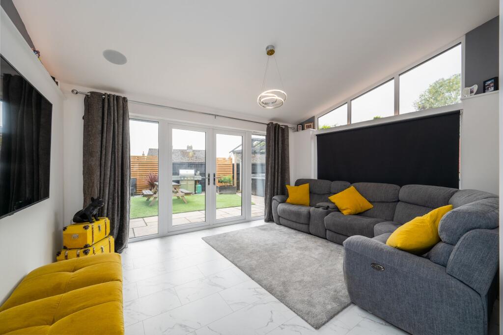The Grove, Appley Bridge, WN6 photo 3