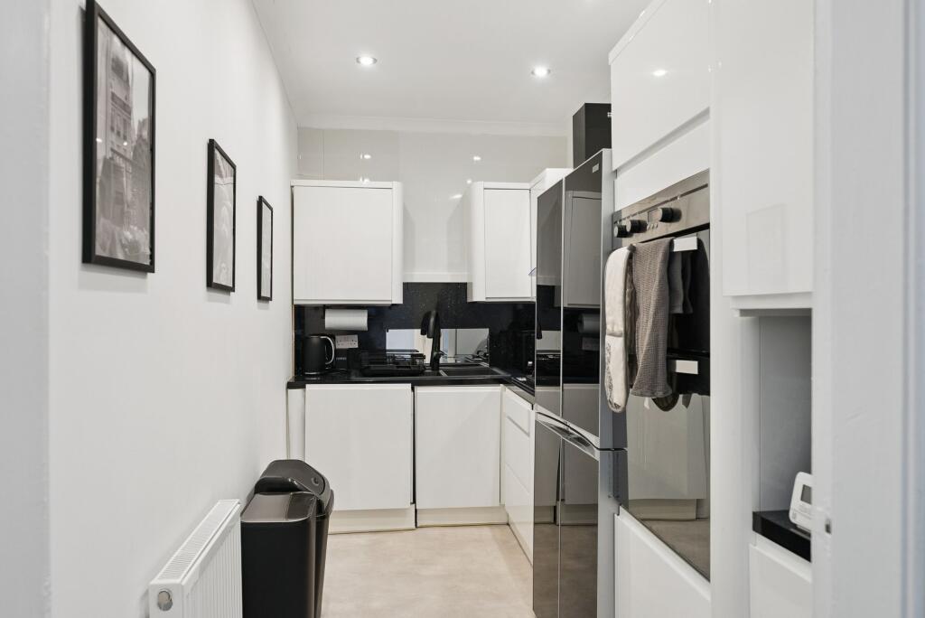 2/1, 60 Sinclair Street, Helensburgh, G84 8TP - View 4