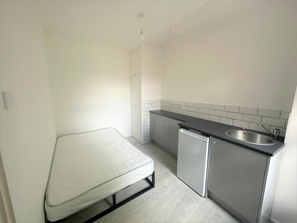 House in Bath - View 2