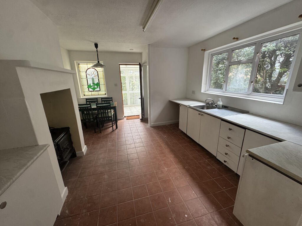 House in Shanklin, Lower Hyde, Luccombe - More