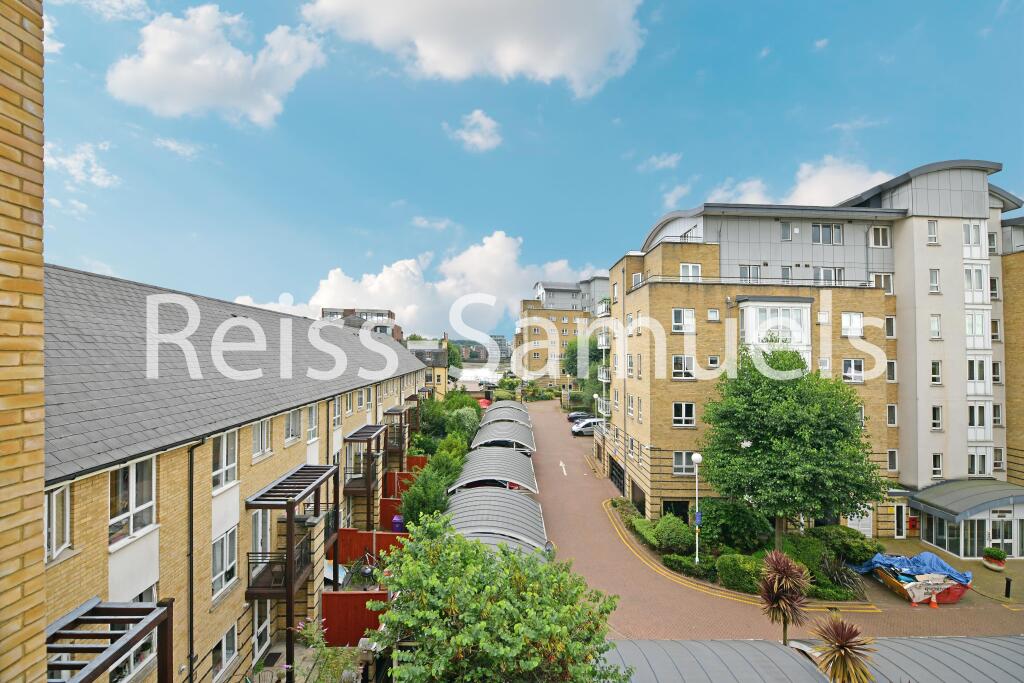 6 bedroom town house for rent
