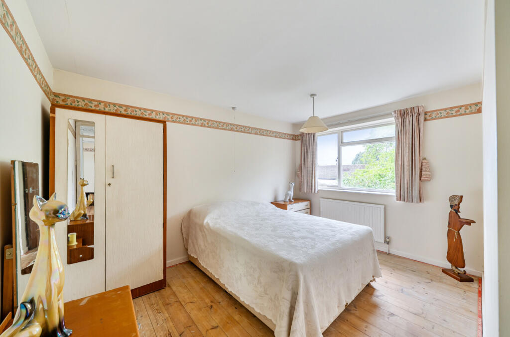 House in Blunsdon St Andrew, Greenmeadow, Haydon Wick - More