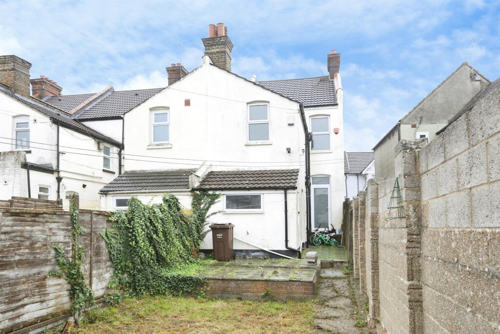 House in Gillingham, Hale - View 5