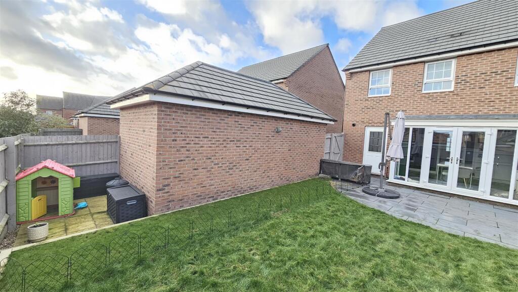 4-bed detached on Cabourn Drive, Bingham, £410,000