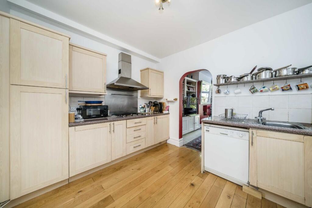 House in Twickenham - View 3