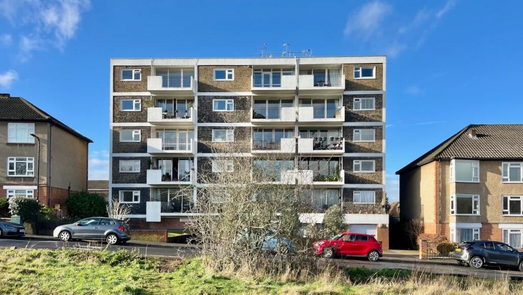 Main image of property: Crescent Road, Chingford, E4