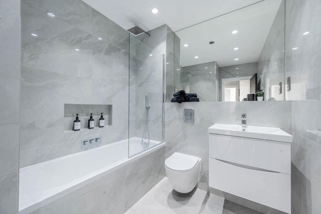 Apartment in Sutton - View 3