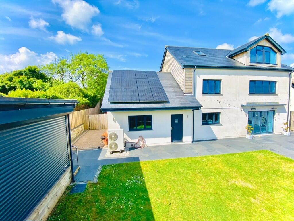 4-bed detached on Camelford, Cornwall, PL32, £695,000