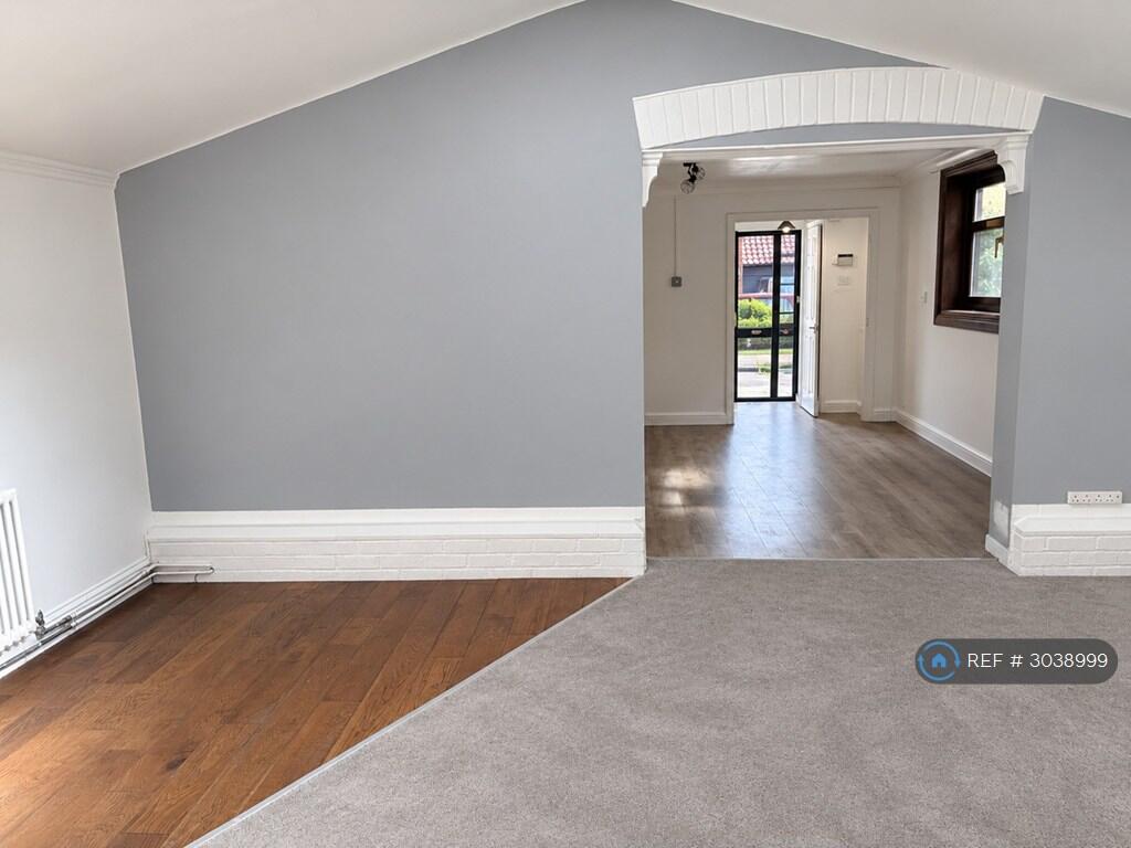 House in Thurrock, Essex - View 3