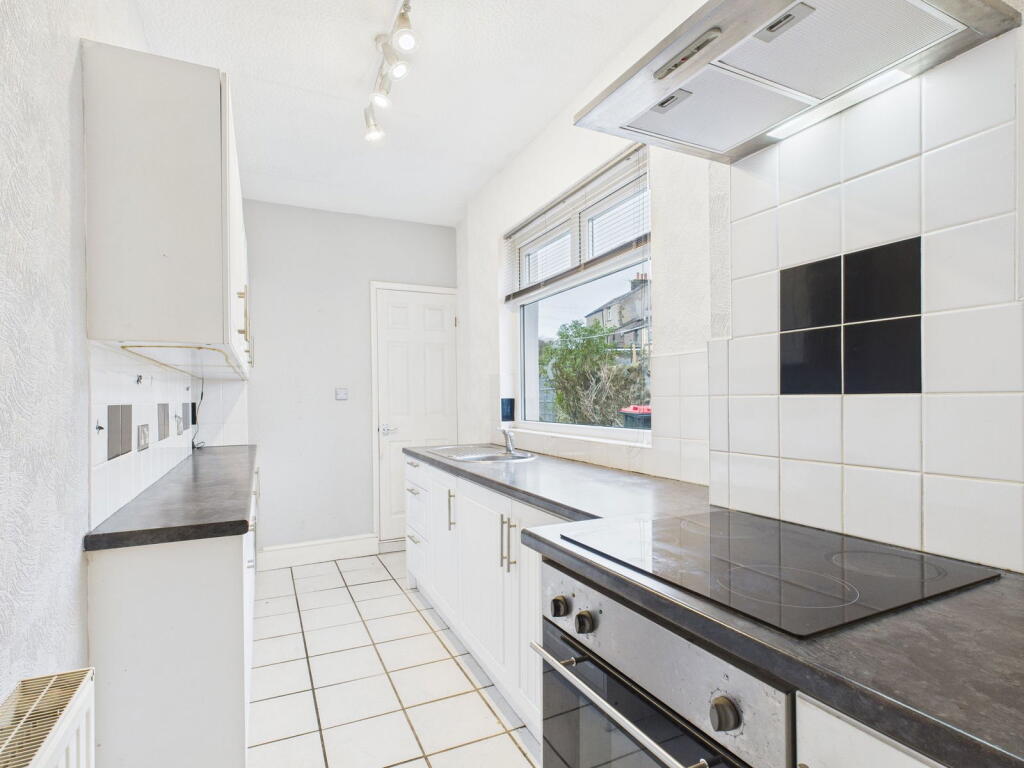 2 Russell Road, Carnforth, LA5 9AQ photo 3