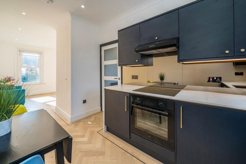 Apartment in London, West Ealing, Hanwell - View 3
