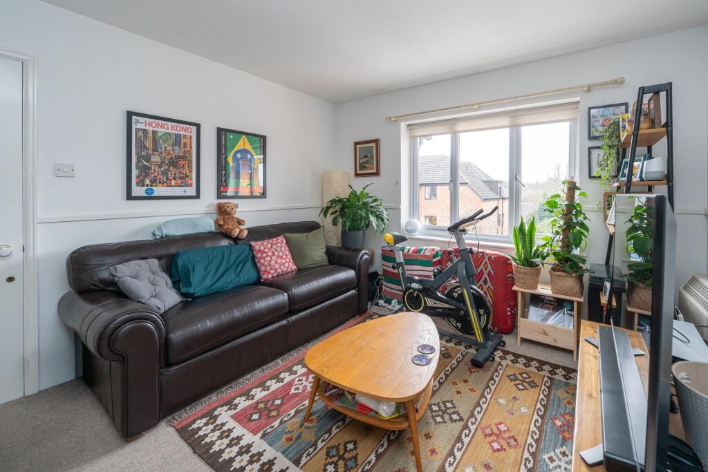 Apartment in Dacorum, Hertfordshire - More