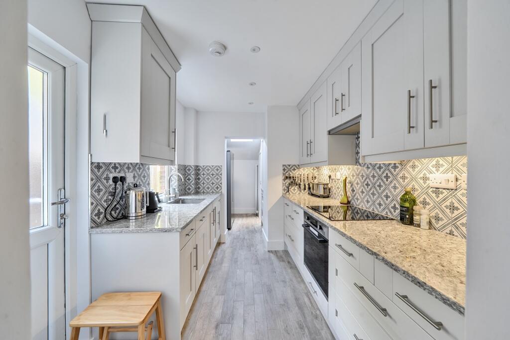 House in Woking, Surrey - View 4