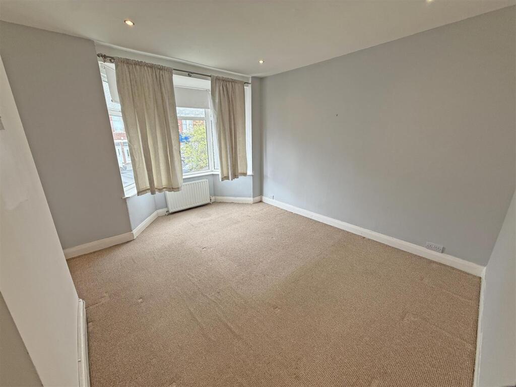 Apartment in North Tyneside, North East - More