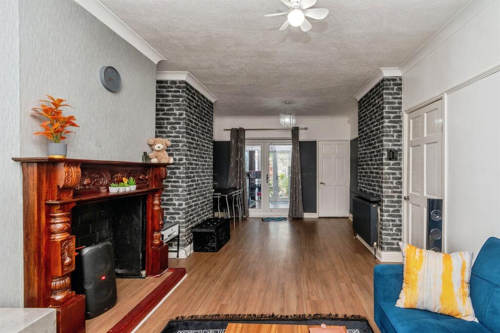 House in Dudley, West Midlands - View 4