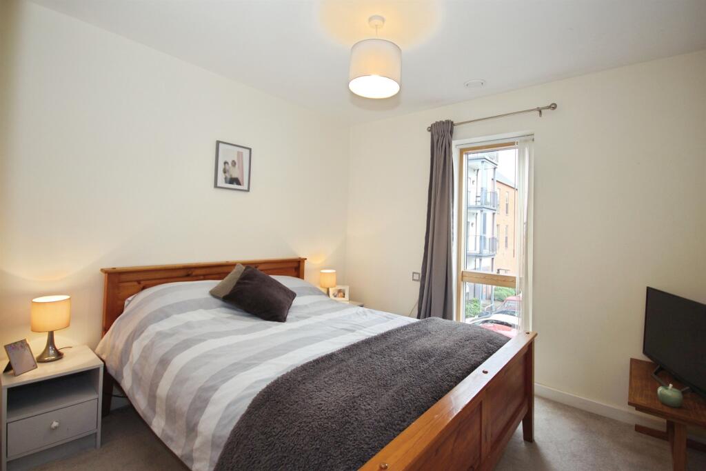 Apartment in Warwick, Royal Leamington Spa - More