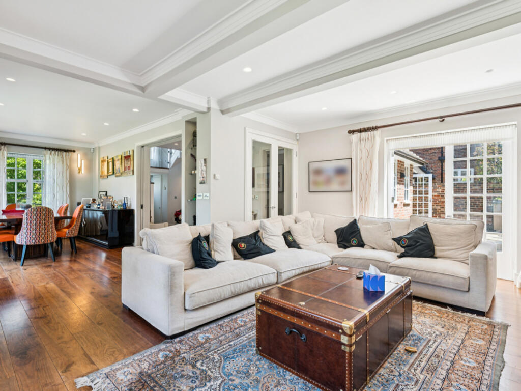 House in London - View 2