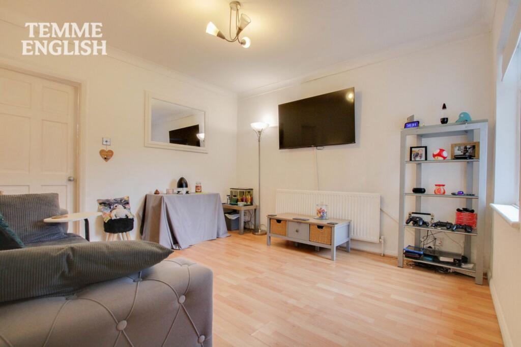 Apartment in Southend-on-Sea - View 2