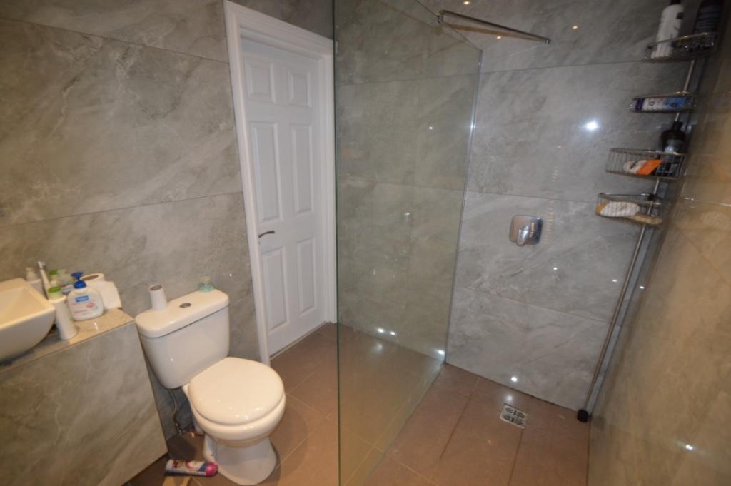 6 bedroom terraced house for rent