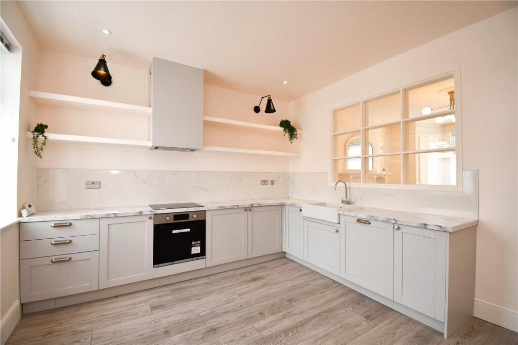 House in Wirral, Liverpool City Region - View 3