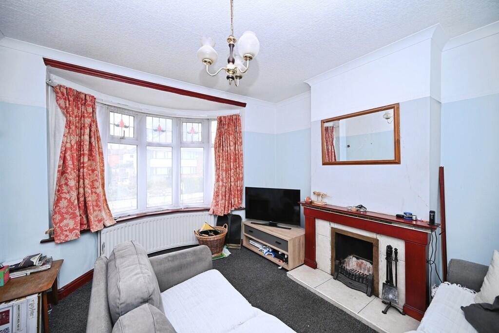 House in Rugby, Warwickshire - View 3