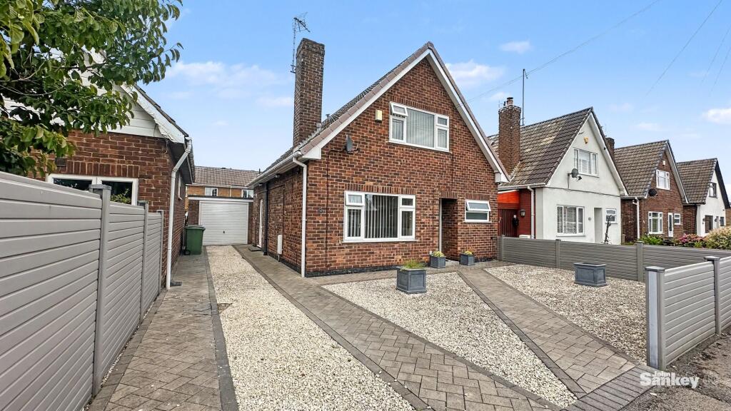 Main image of property: Farmcroft Road, Mansfield Woodhouse, NG19
