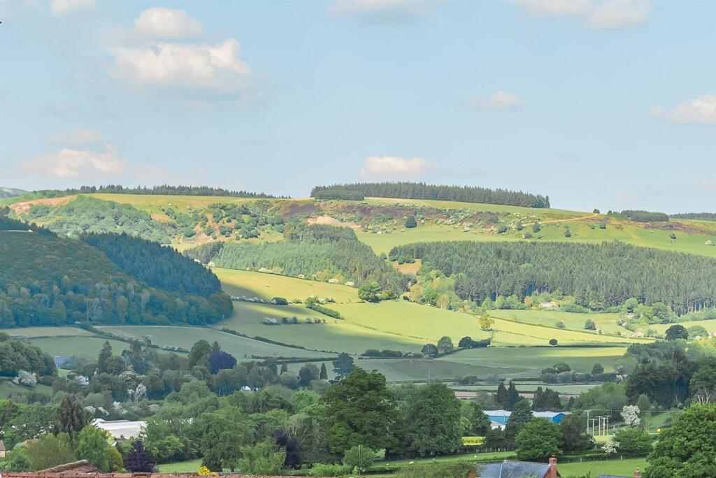 House in Llandrindod Wells - View 3