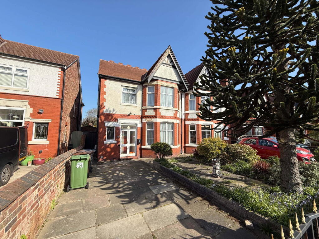 4-bed semi-detached on Norwood Crescent Southport, PR9, £300,000