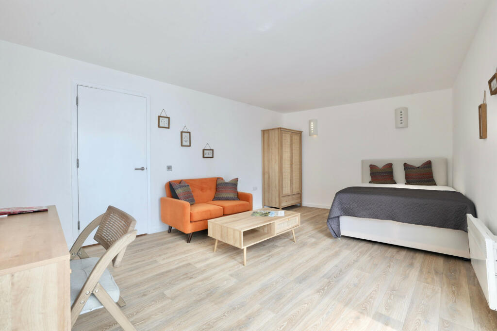 Main image of property: Michigan Building, 2 Biscayne Avenue, E14