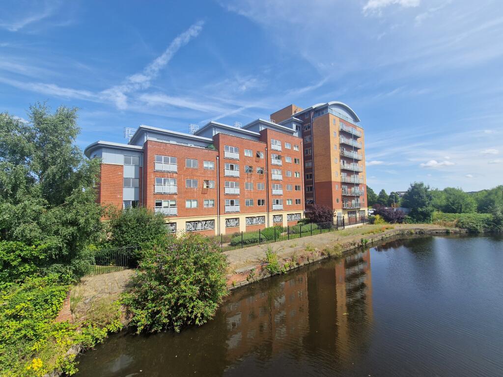Apartment in Wakefield - View 5