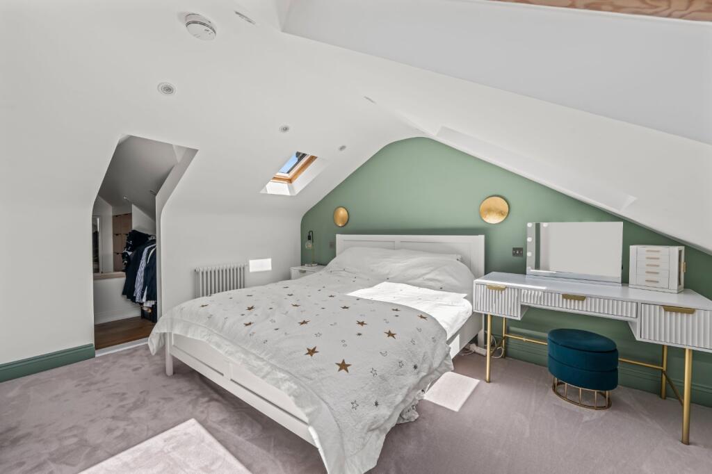 Apartment in Twickenham, East Twickenham, Petersham - More
