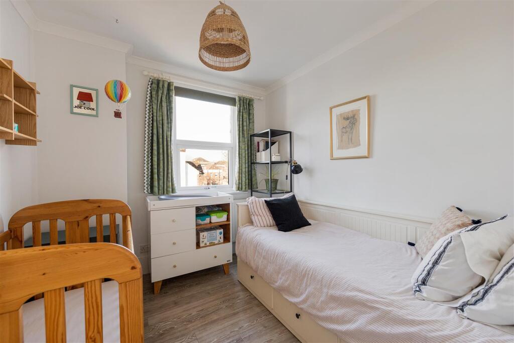 Apartment in London, Walthamstow Village, Leyton - More