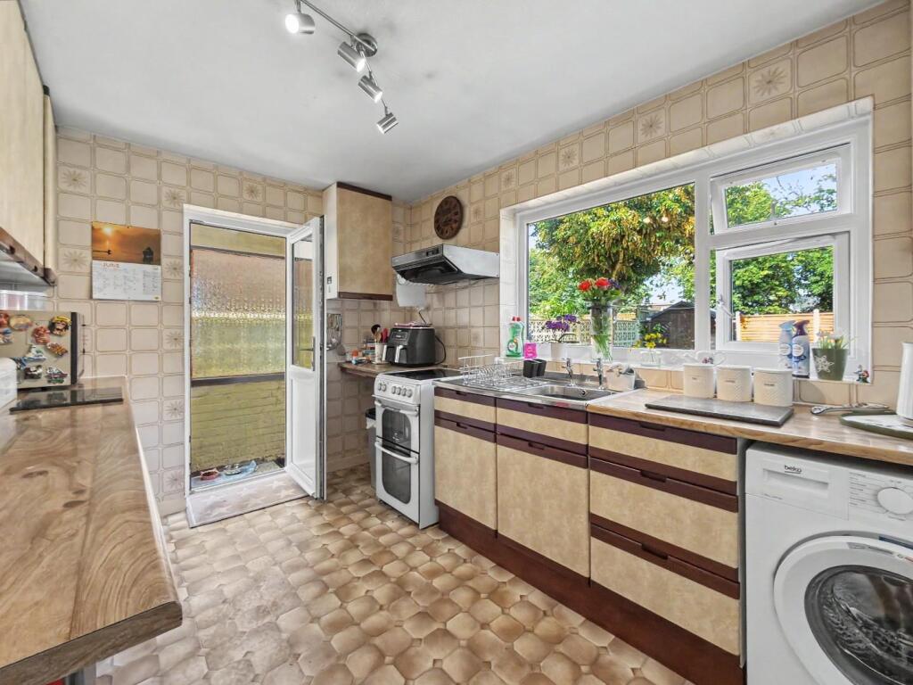 Wrenbury Road, Duston, Northampton NN5 photo 3