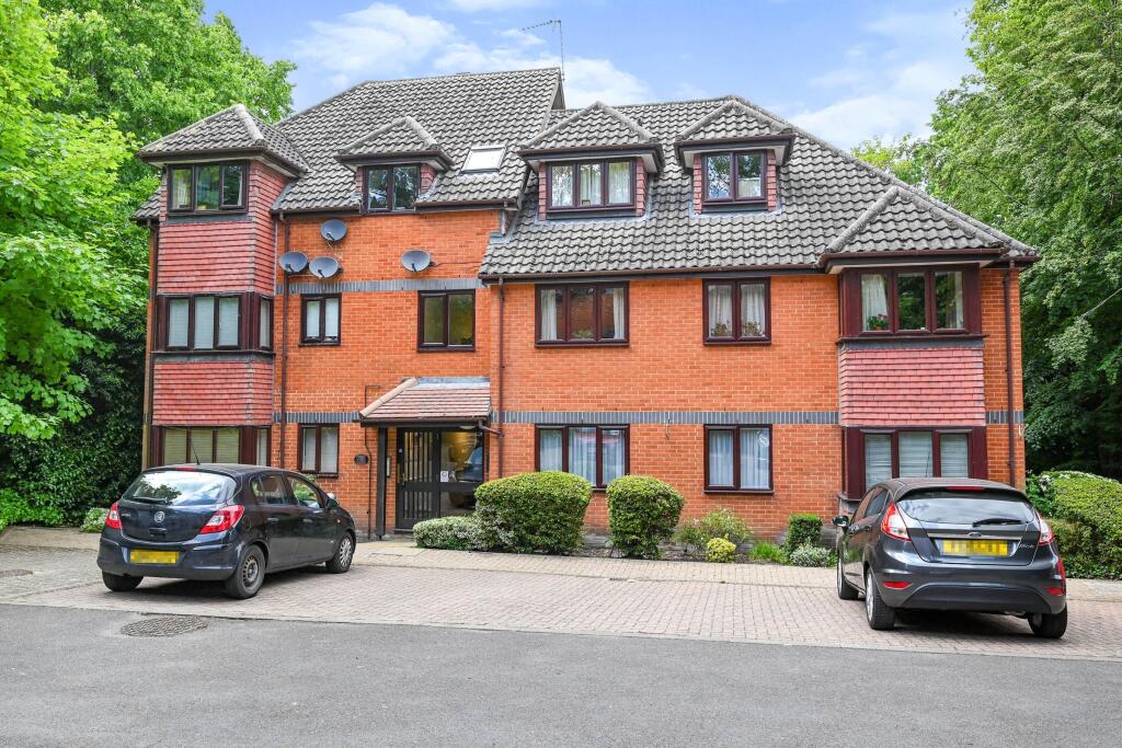 Main image of property: Crowthorne Lodge, Crowthorne Road, Bracknell, RG12
