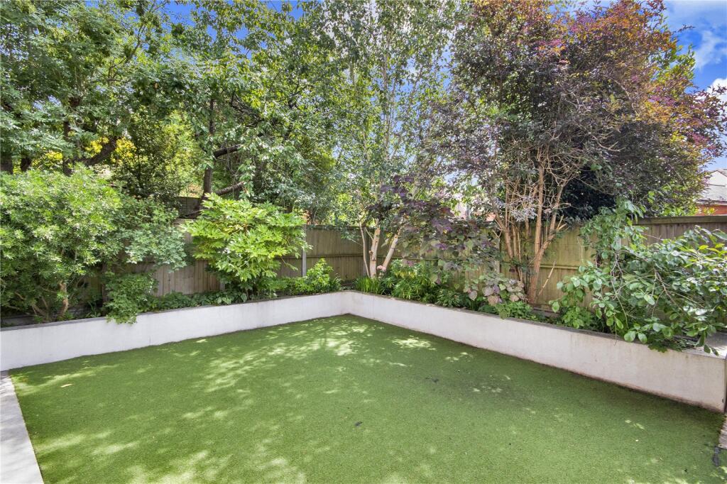 House in Sevenoaks - More