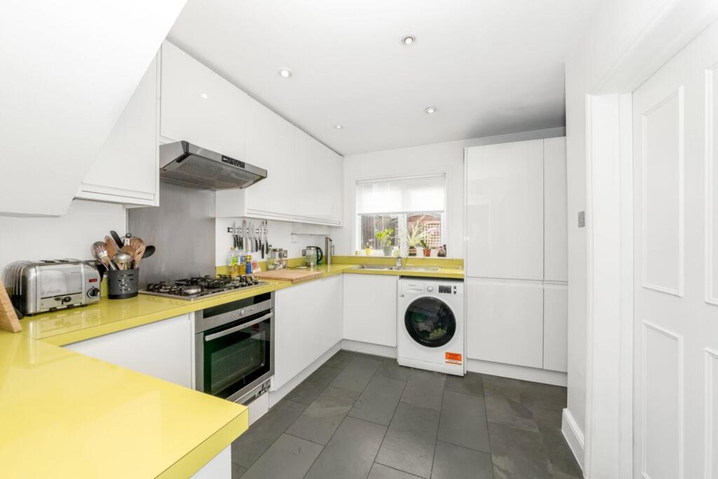 House in London - View 2