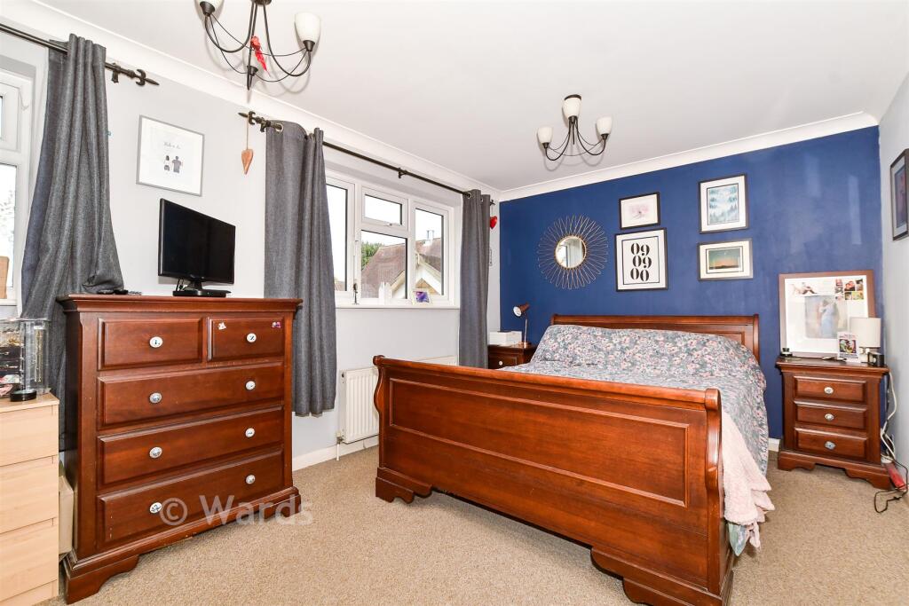 House in Maidstone, East Farleigh - View 4