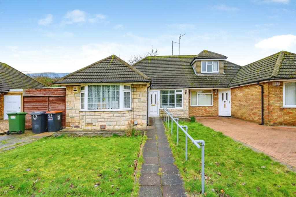Main image of property: Ridgeway Avenue, Dunstable, Bedfordshire, LU5