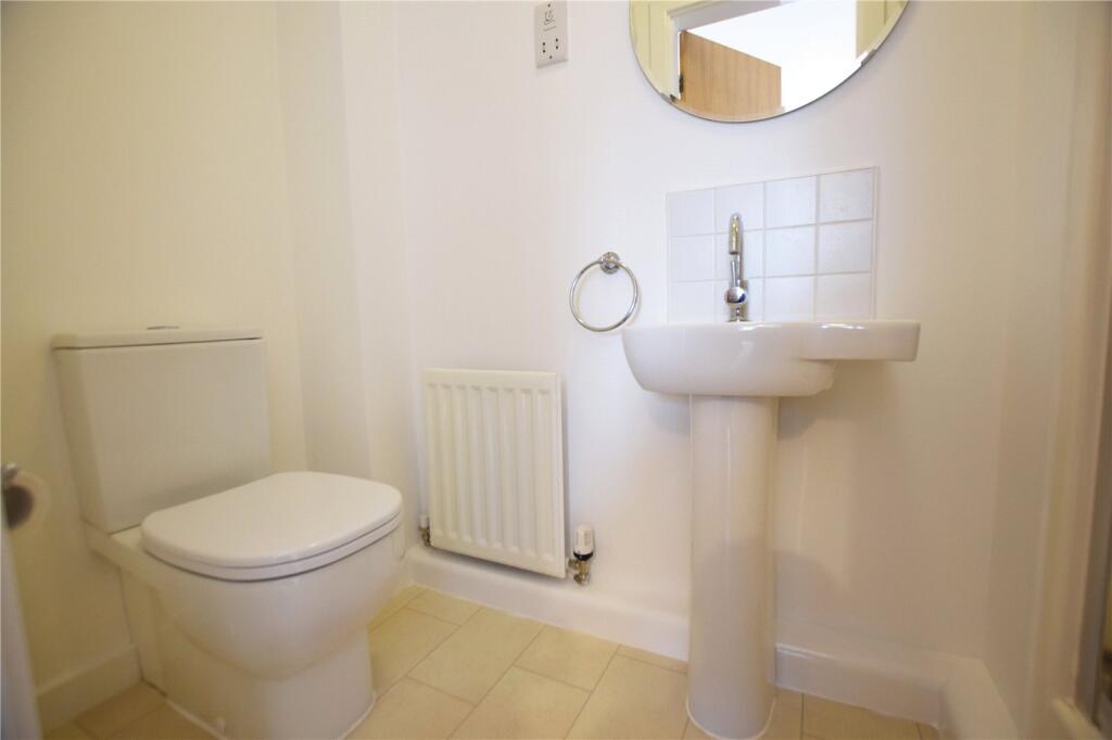 Apartment in Leeds, West Yorkshire - View 5
