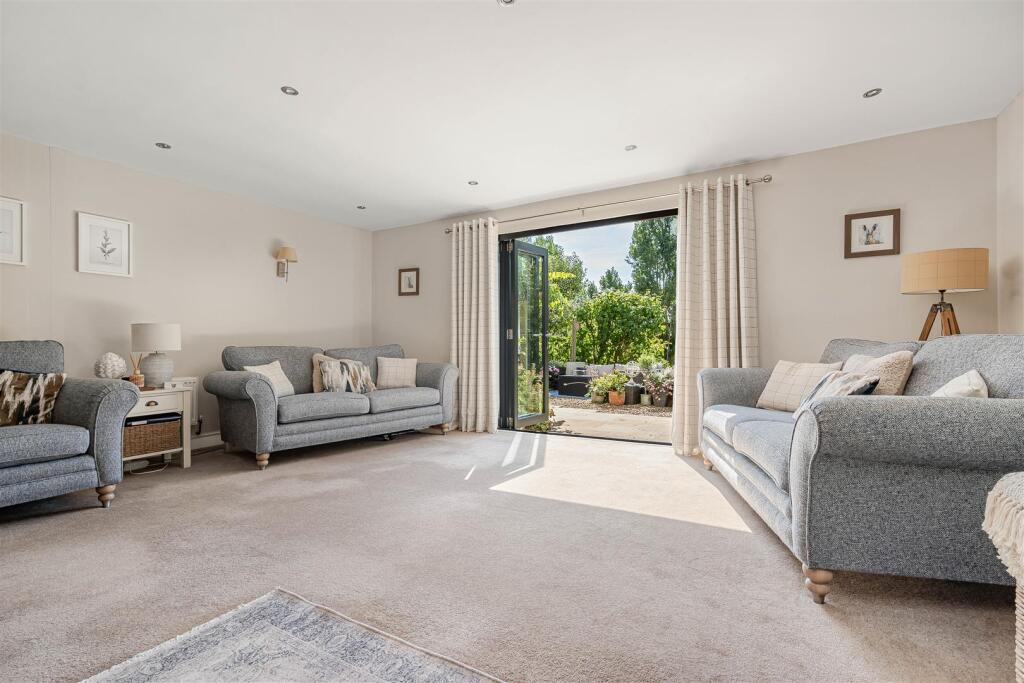 House in West Suffolk, Kedington - View 4