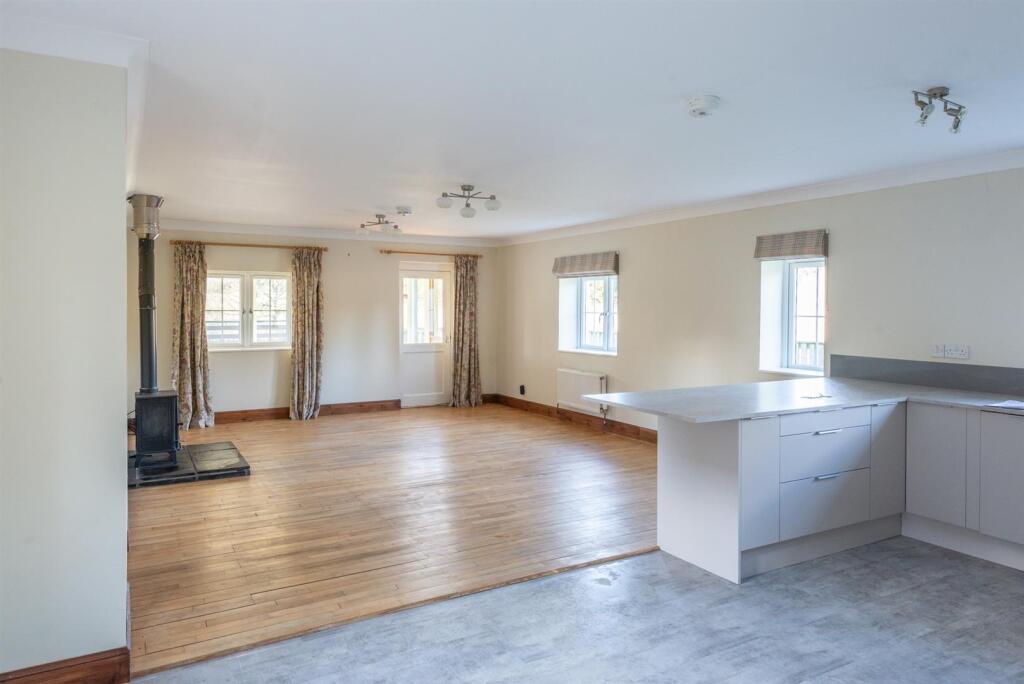 House in Kirkcaldy - View 3