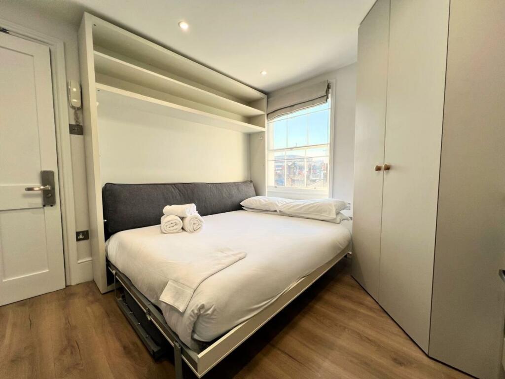 Apartment in London, City of Westminster - View 4